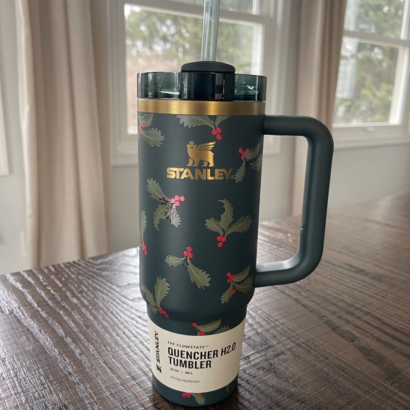 Stanley The Cheers & Cheer Quencher ProTour Flip Straw 30oz  New Stanley Holiday Botanical 30oz